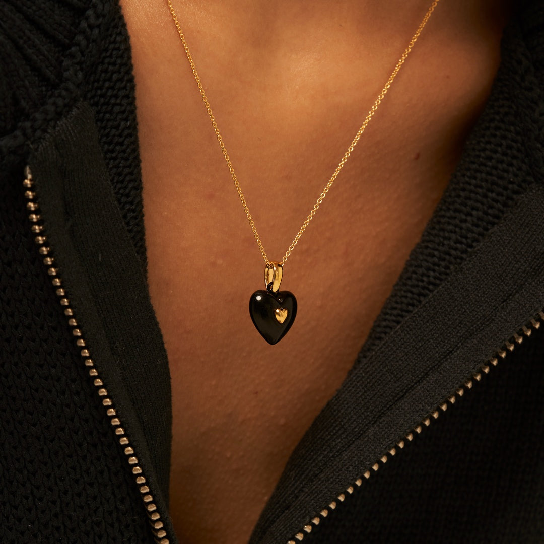 ハート ネックレス:ブラック / Heart Necklace - Black