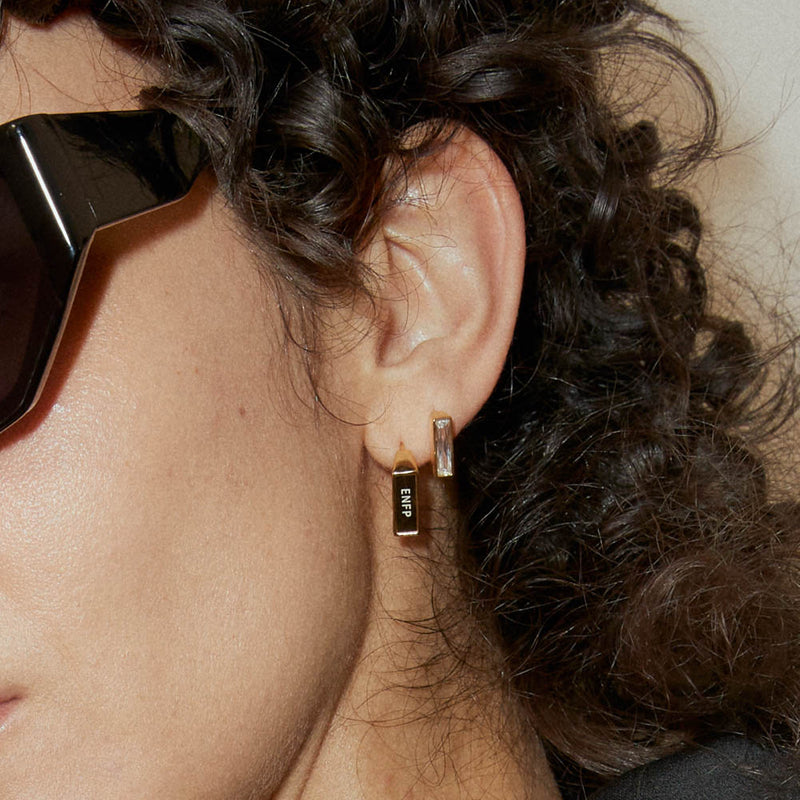 Brilliant クラムプルド シグネット ワンタッチ ピアス / BRILLIANT CRUMPLED SIGNET ONETOUCH EARRINGS