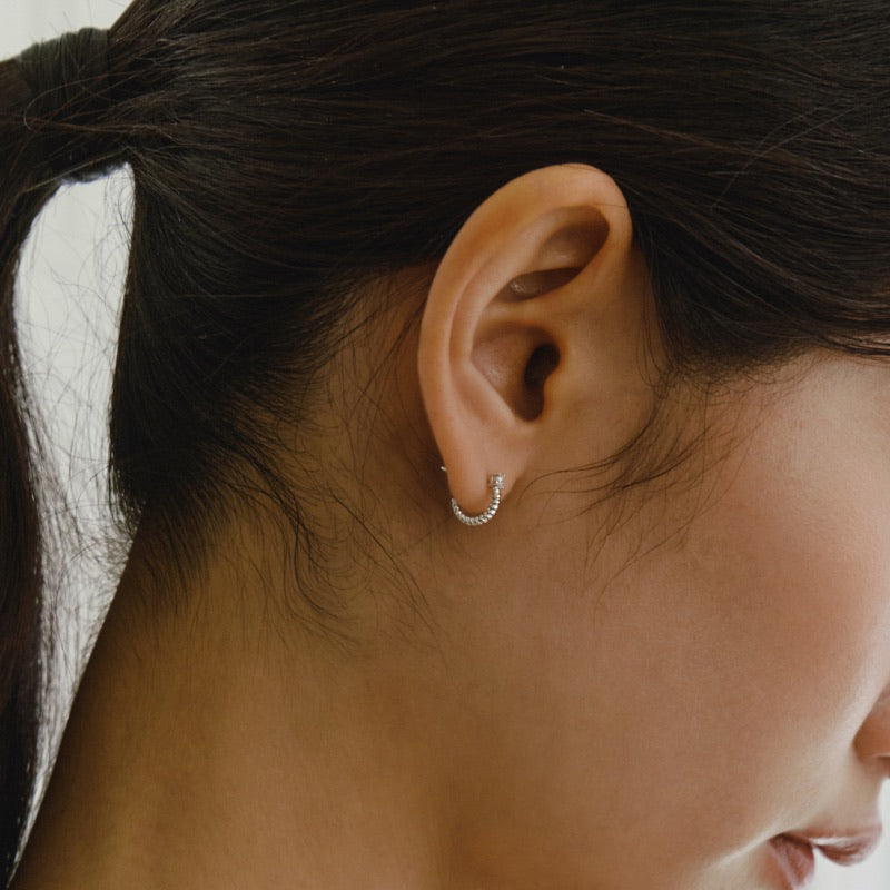 シルバー ツイスト スタッド ピアス / Silver Twist Stud Earrings