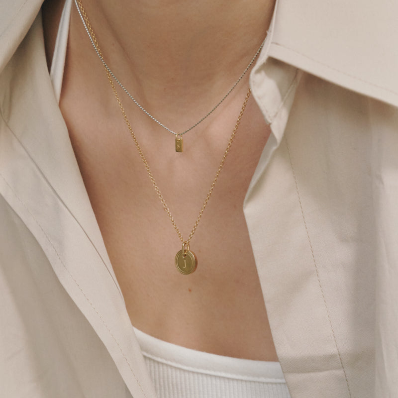 シルバー ラウンド フラット イニシャル ネックレス / Silver Round Flat Initial Necklace