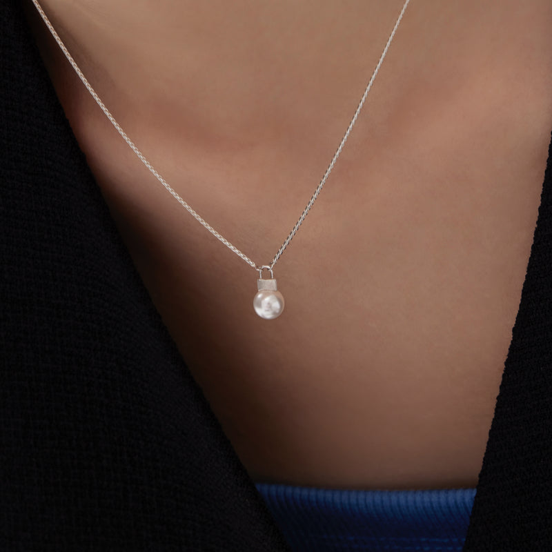 シルバー パール マット オーヴァル キャップ ネックレス / Silver Pearl Matte Oval Cap Necklace