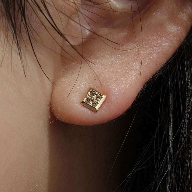 K10 エクリュ フレーム ピアス / 10K Ecru Frame Earrings