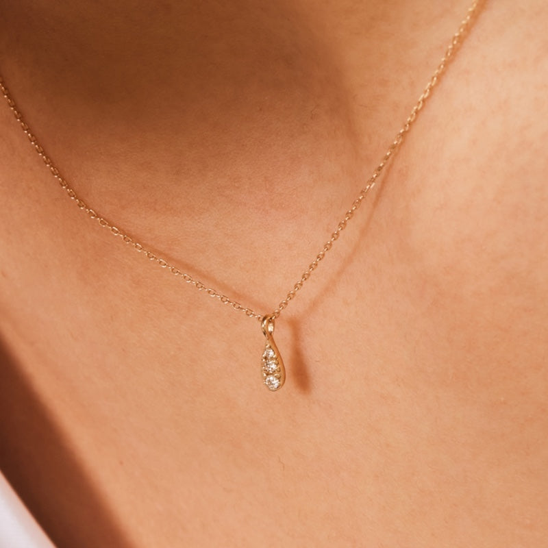 K10 プチ ダイヤ しずく ネックレス / 10K Petit Diamond Waterdrop Necklace