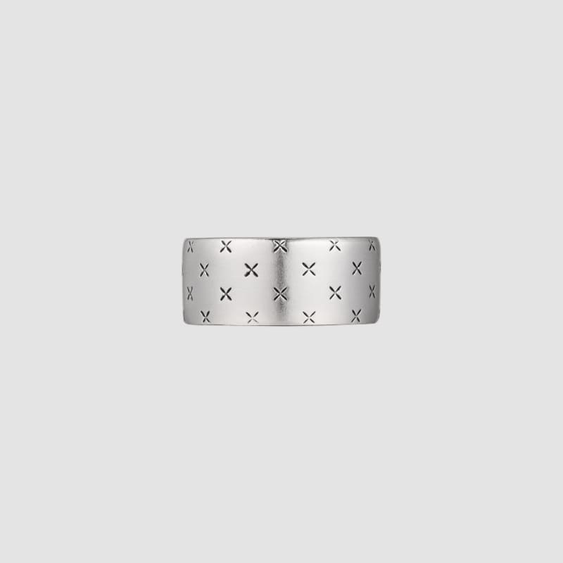 シルバー クロス パターン リング：ラージ / SILVER CROSS PATTERN RING - LARGE