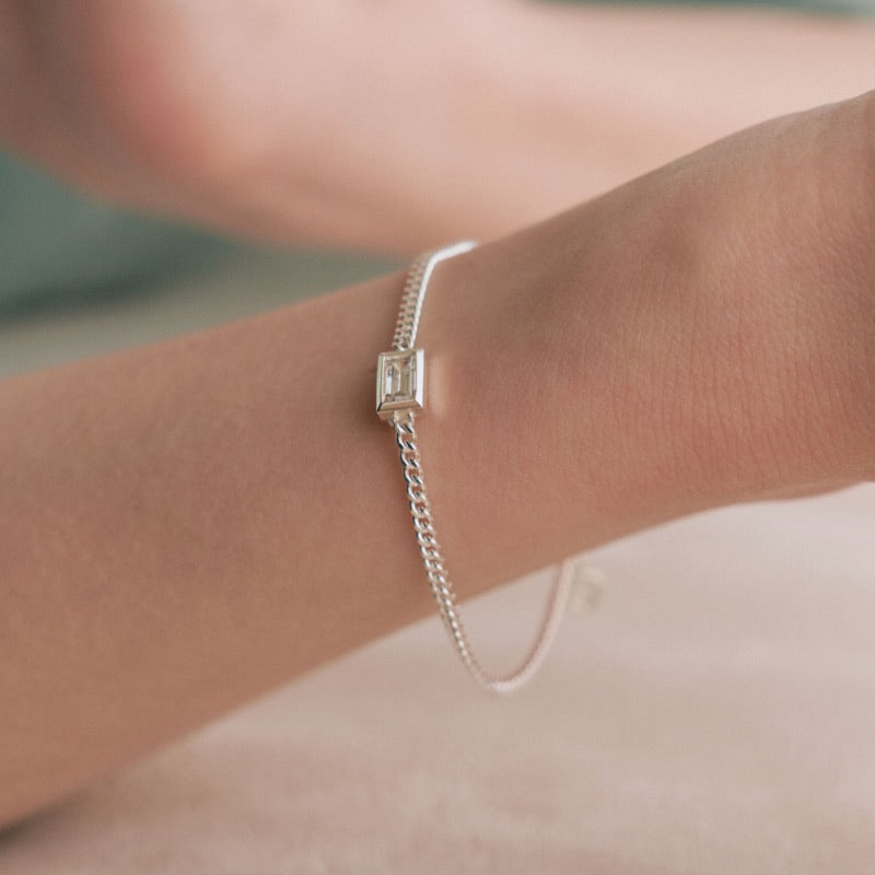 シルバー シンプル ベーシック バゲットカット ブレスレット / Silver Simple Baguette Cut Bracelet | アモンズ  – amondz