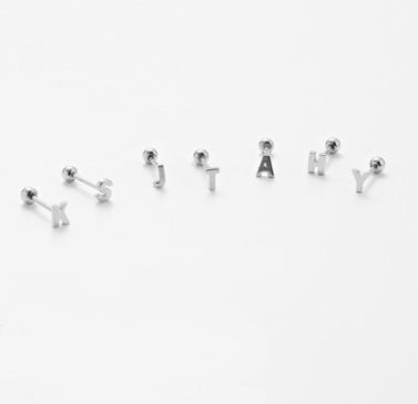 シルバー アルファベット ピアス [シングル] / Silver Alphabet Piercing [Single]