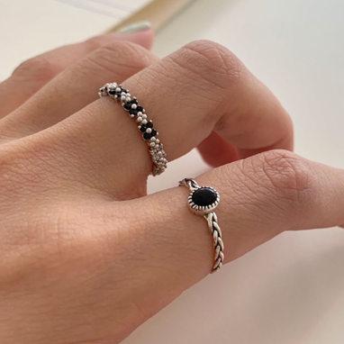Black and White Flower Ring (Sterling Silver)