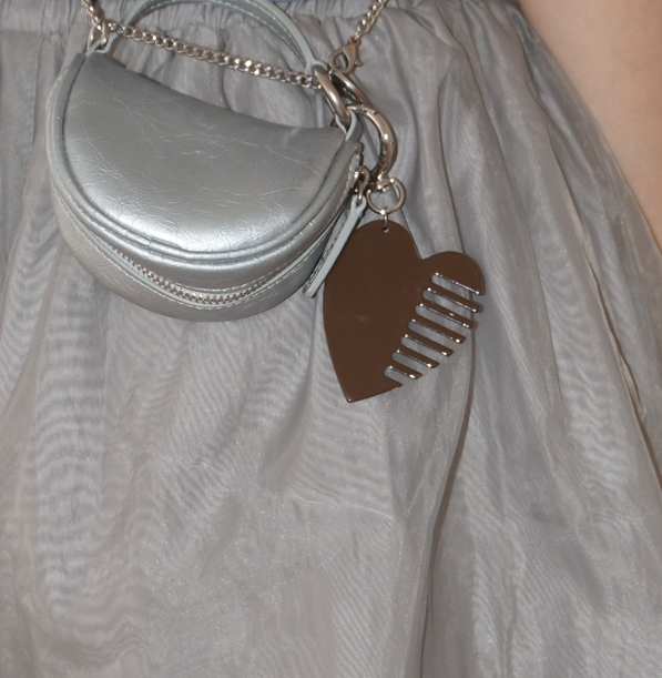 VALENTINE HEART BRUSH KEYRING (BROWN)