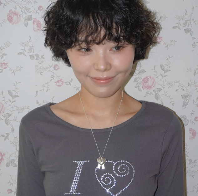 ADORN HEART RIBBON PENDENT NECKLACE