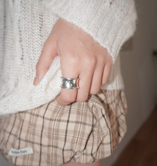 STARRY CREAM STAR RING
