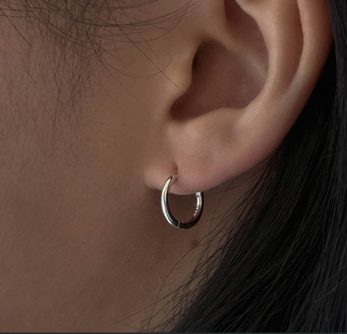 Basic one-touch ring earrings