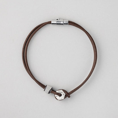 シルバー ヘキサゴン ナット レザー ブレスレット - ブラウン / SILVER HEXAGON NUT LEATHER BRACELET - BROWN