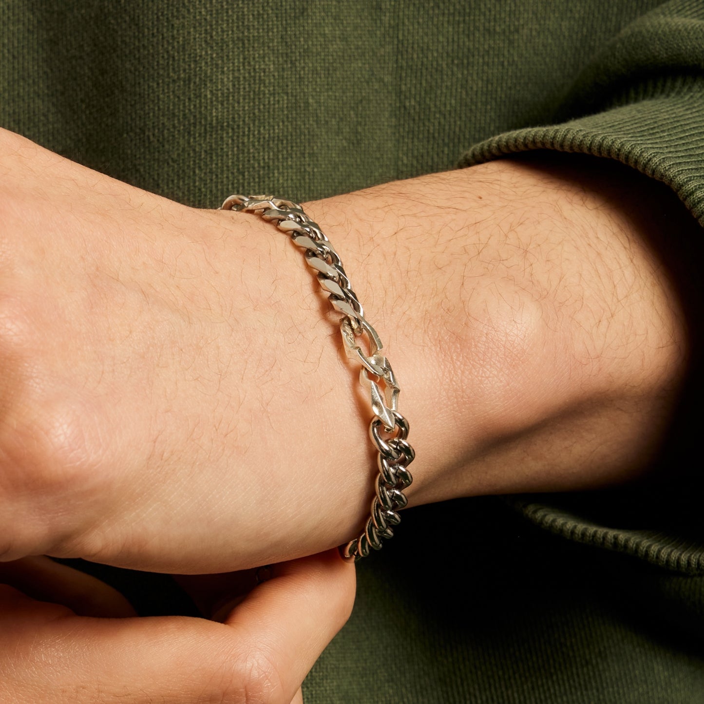 シルバー カーブ チェーン ユニット ブレスレット / SILVER CURVED CHAIN UNIT BRACELET