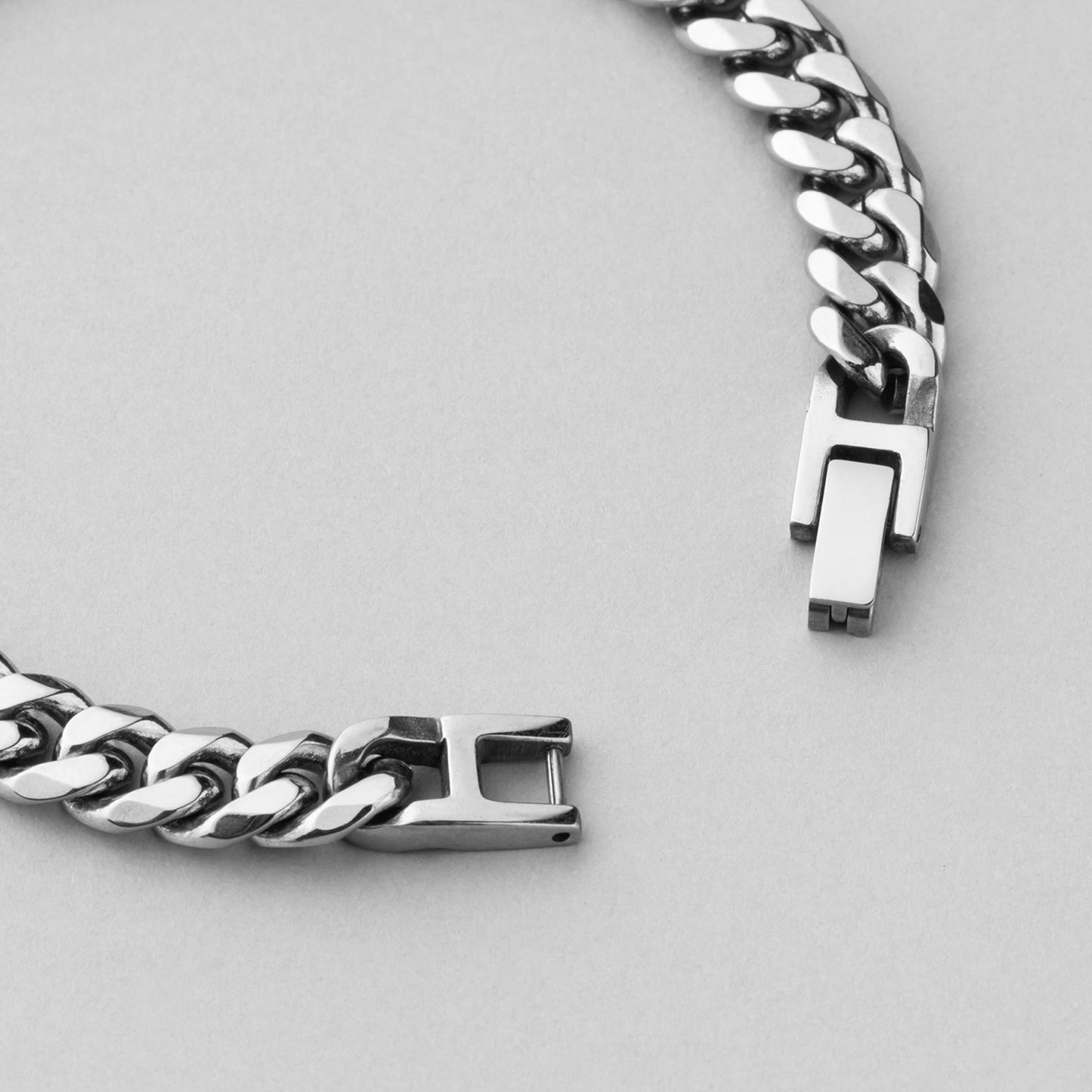 サージカル ボールド カーブ チェーン ブレスレット / SURGICAL STEEL BOLD CURVED CHAIN BRACELET