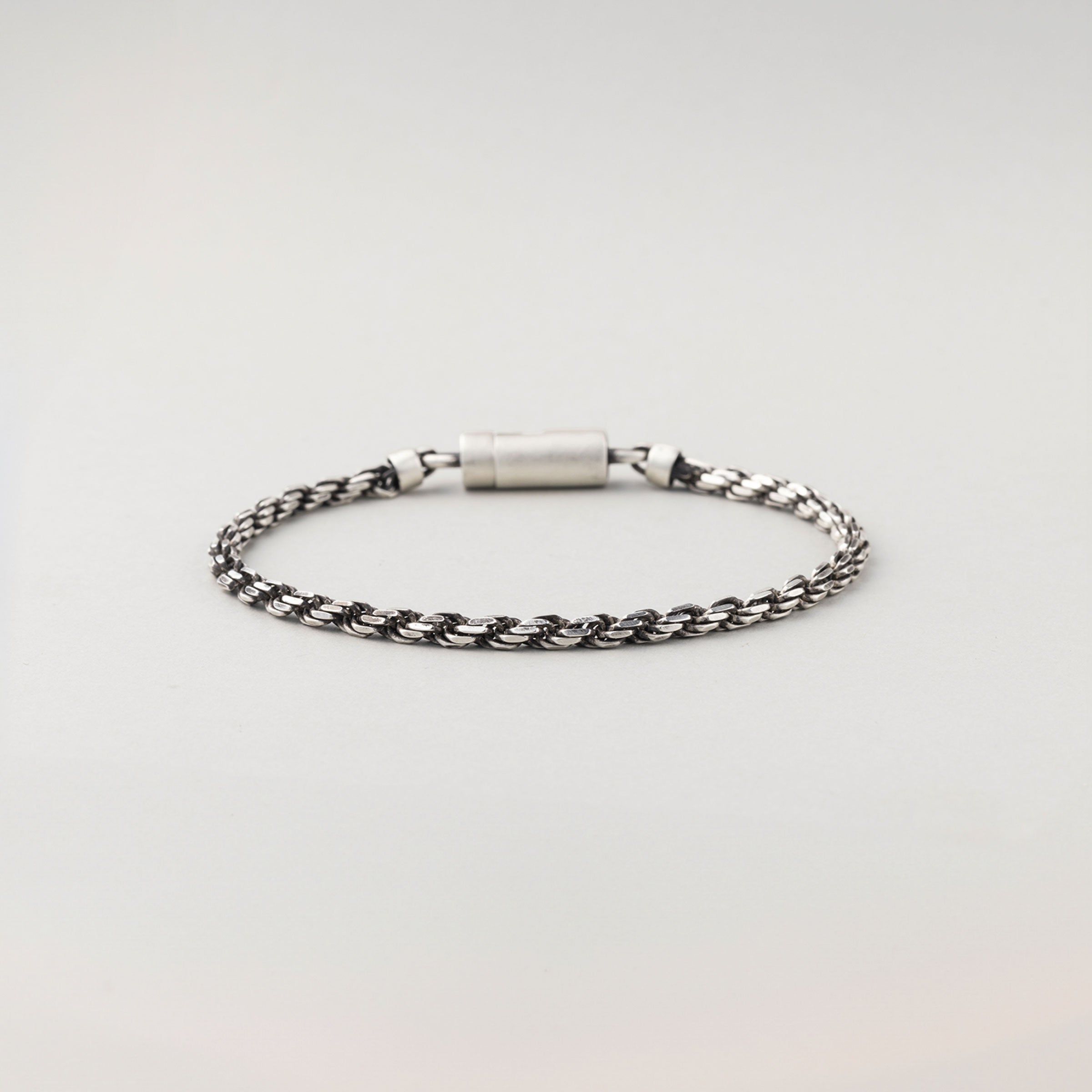 シルバー アンティーク マグネット ツイスト チェーン ブレスレット / SILVER ANTIQUE MAGNET TWIST CHAIN  BRACELET