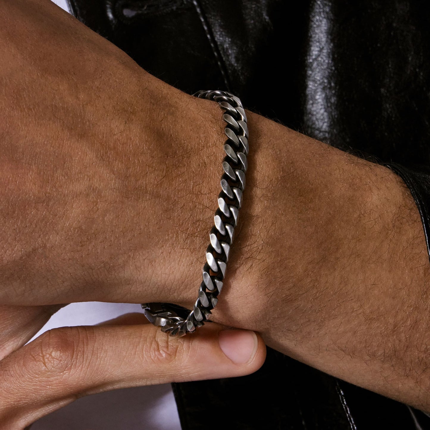 サージカル ボールド カーブ チェーン ブレスレット / SURGICAL STEEL BOLD CURVED CHAIN BRACELET