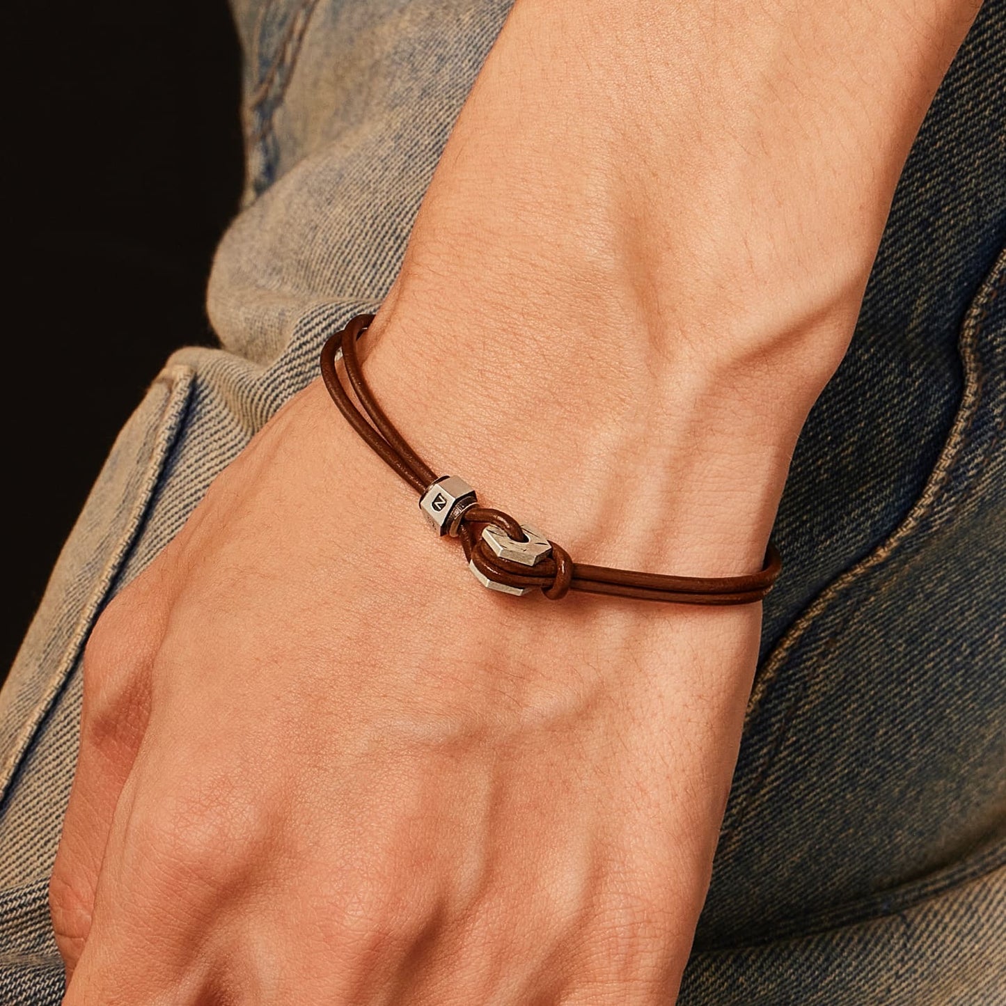 シルバー ヘキサゴン ナット レザー ブレスレット - ブラウン / SILVER HEXAGON NUT LEATHER BRACELET - BROWN