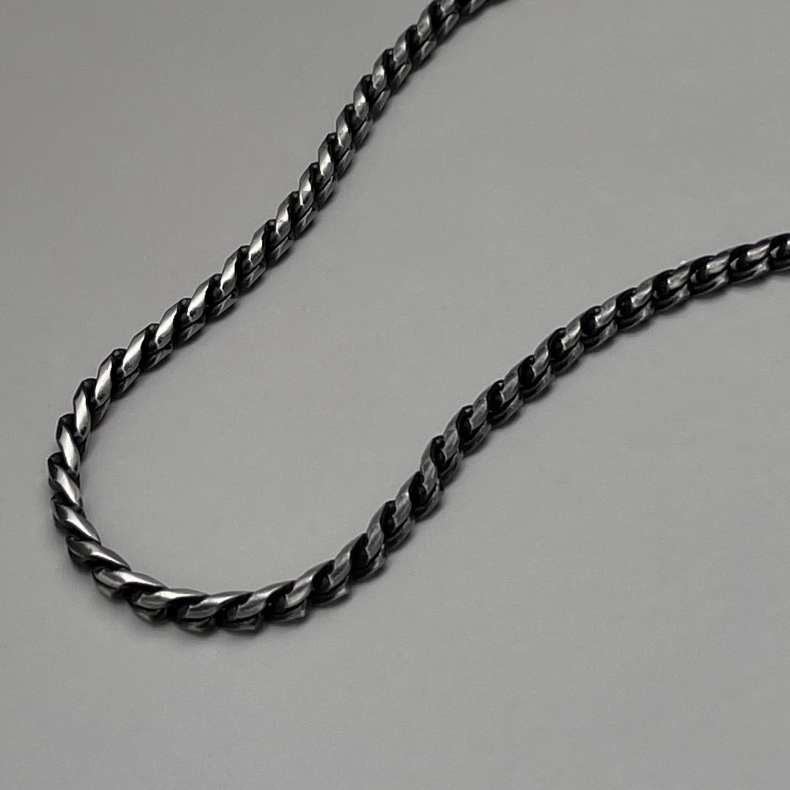 サージカル ツイスト ブラック ロープ チェーン ネックレス / SURGICAL TWIST BLACK ROPE CHAIN NECKLACE