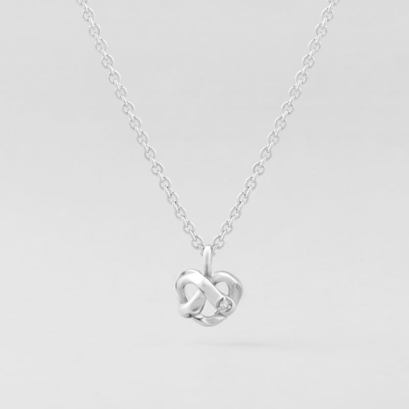 シルバー プレッツェル ハート ネックレス / Silver Pretzel Heart Necklace