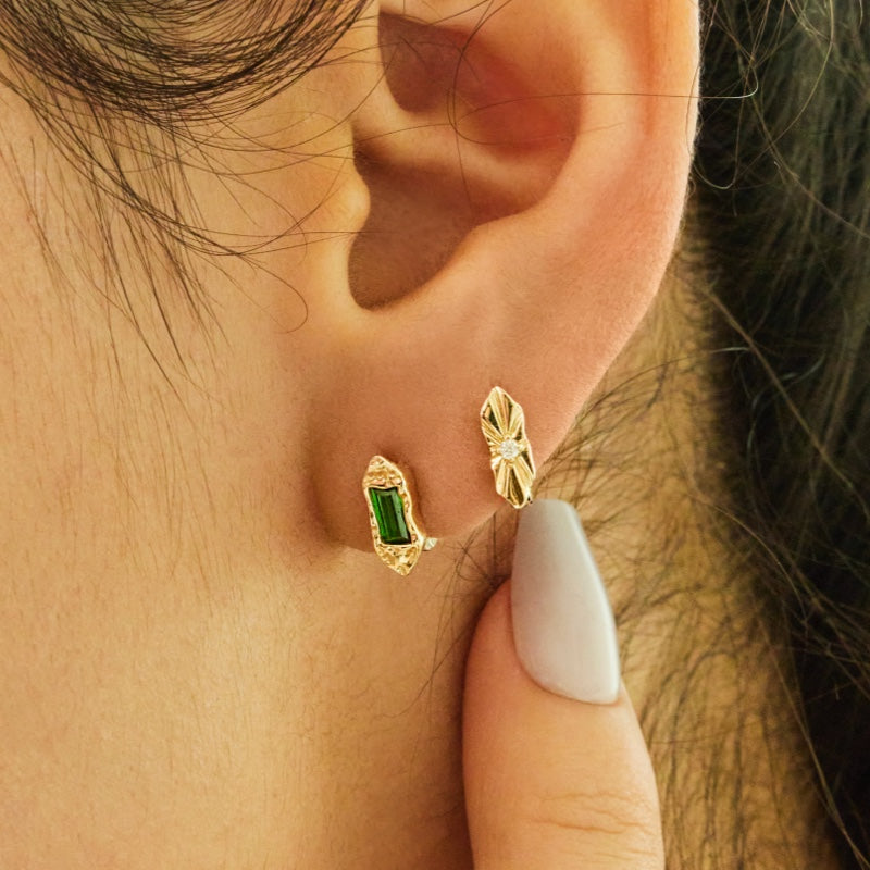 K14 グリーン シャイン アンバランス ワンタッチ ピアス / 14K Green Shine Unbalanced One-Touch  Earrings | アモンズ – amondz