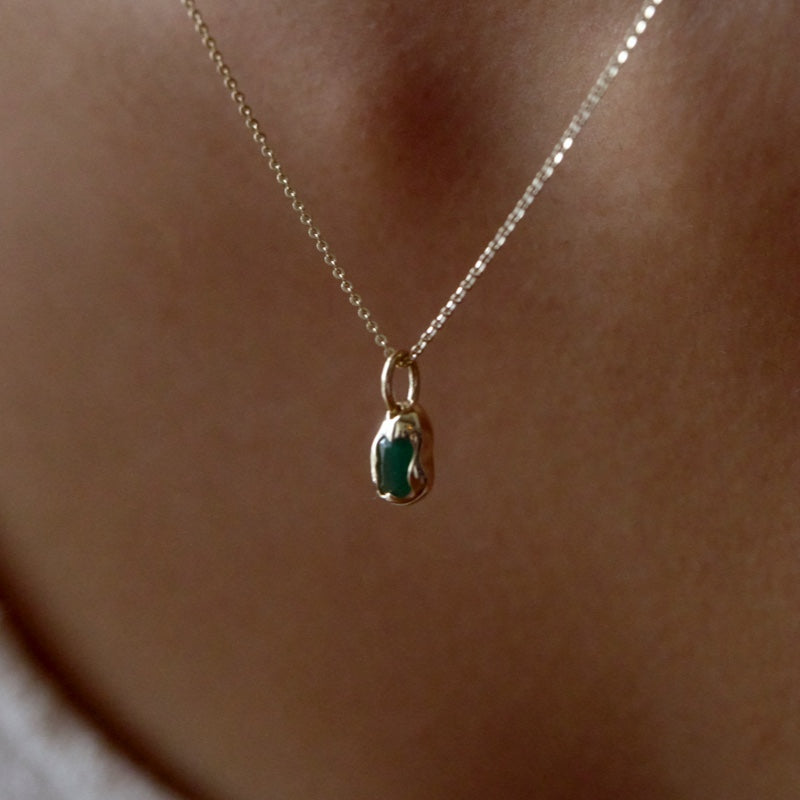K14 ナチュラル ラフ グリーン ストーン ネックレス / 14K Natural Rough Green Stone Necklace