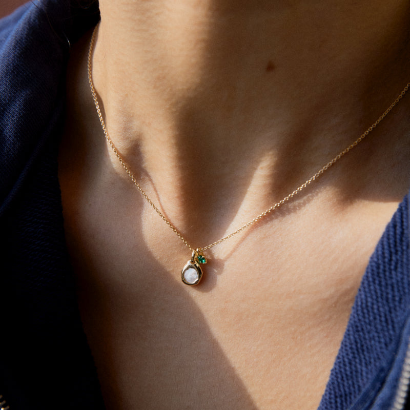 K14 ナチュラル グリーン ポイント 螺鈿 ネックレス / 14K Natural Green Point Nacre Necklace |  アモンズ – amondz