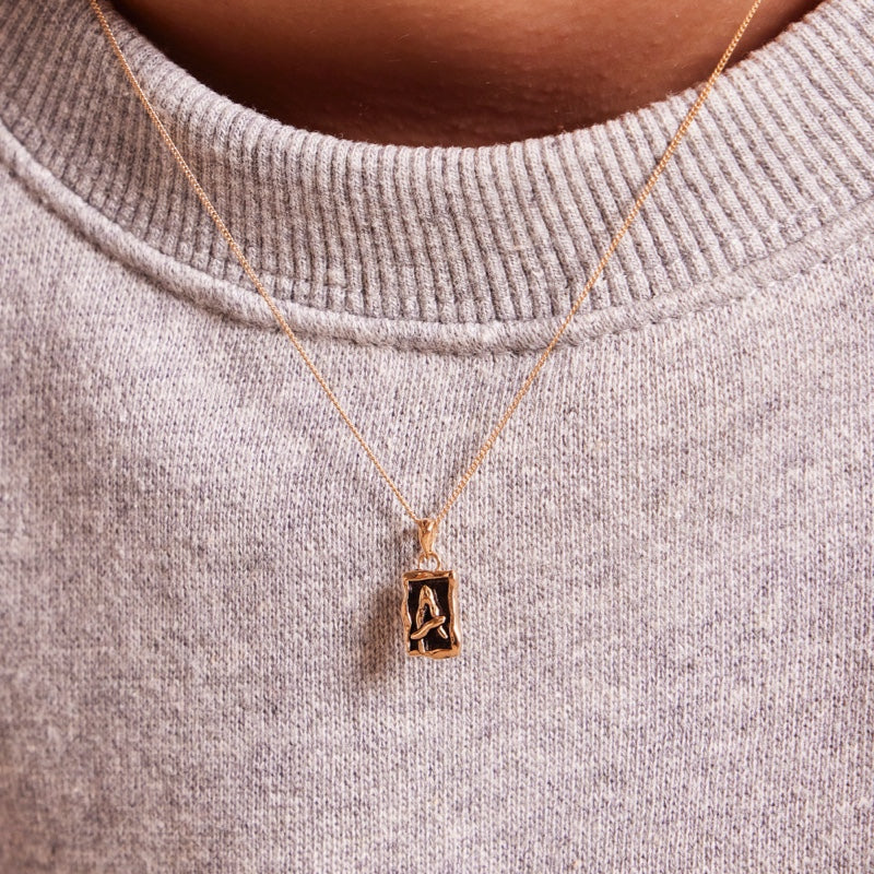 K14 ブラック ナチュラル イニシャル ネックレス / 14K Black Natural Initial Necklace