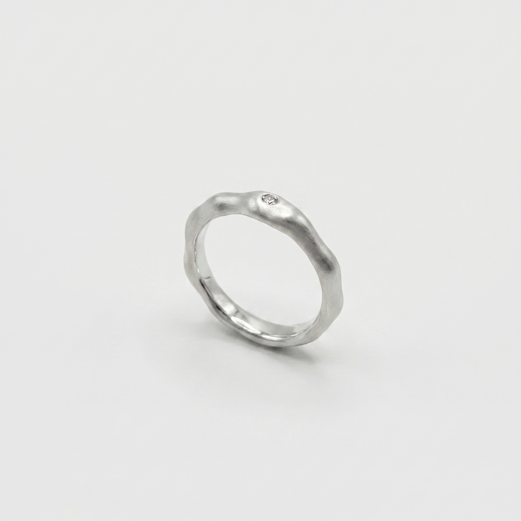 Cubic Wave Ring