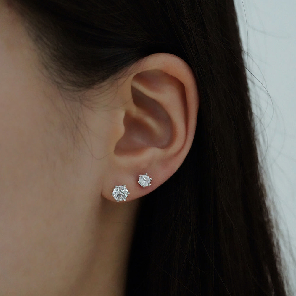 ダイヤ カット ソリティア プロング ピアス / Dia Cut Solitaire Prong Earrings