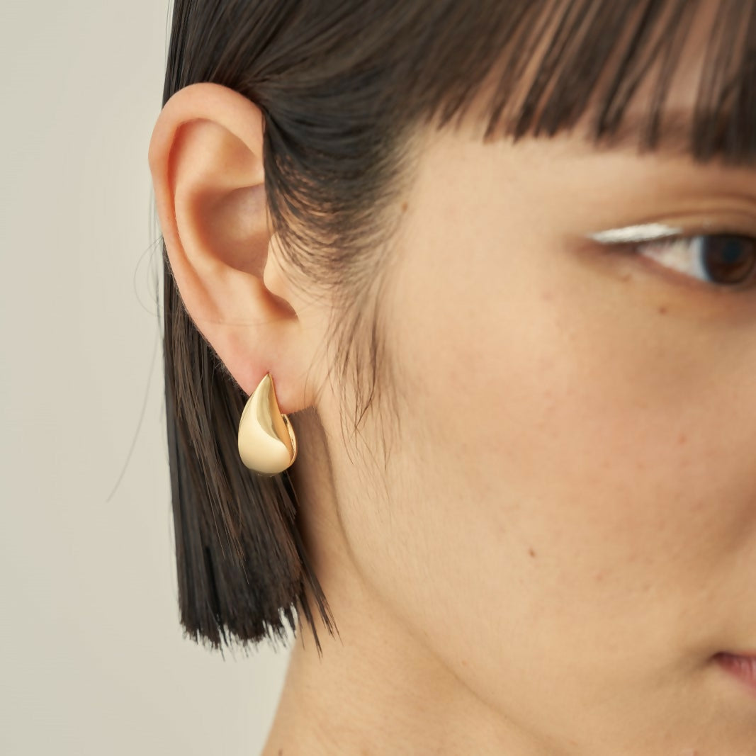 K18 なみ シルク ピアス：ラージ / 18K nami silk pierced earrings - large