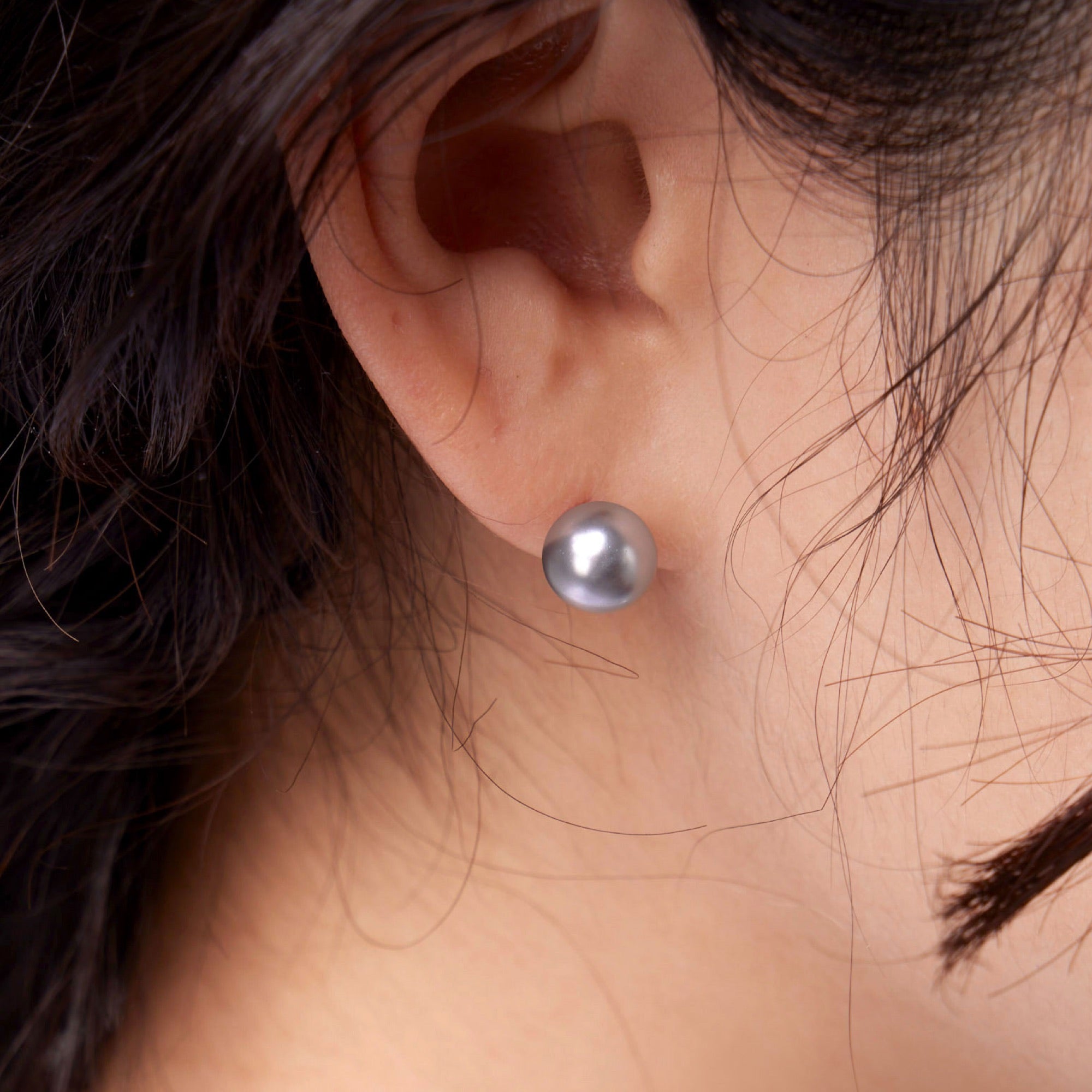 he:art ベーシック グレー パール ピアス：ミディアム / he:art Basic Gray Pearl Earrings - – amondz