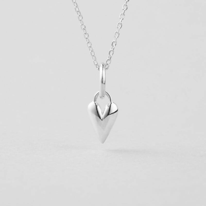 シルバー ベーシック ハート ペンダント ネックレス / Silver Basic Heart Pendant Necklace