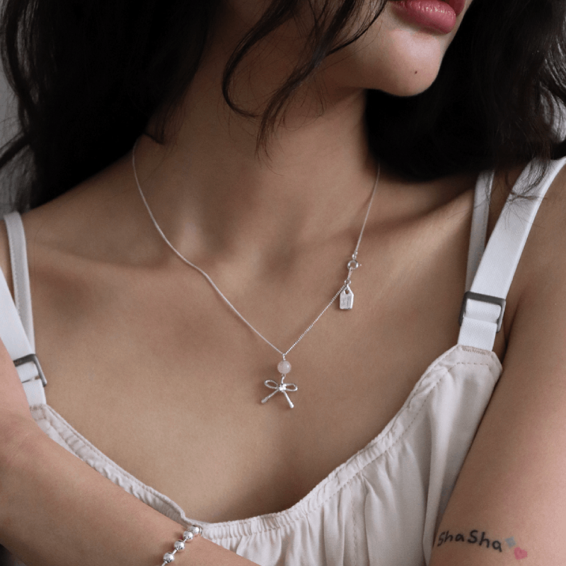 ribbon ball necklace
