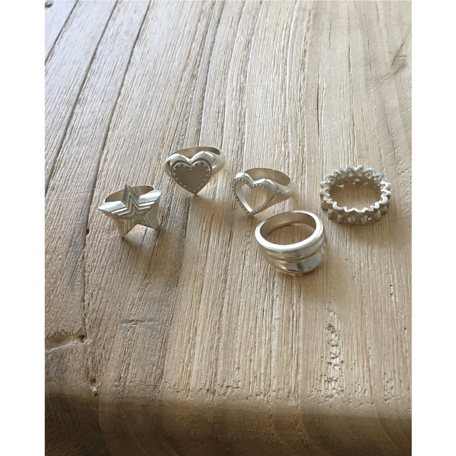 SATIN FRILL RUFFLE RING