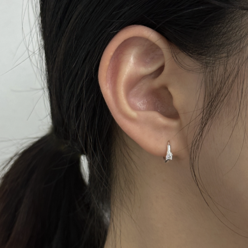 Single point hoop earrings