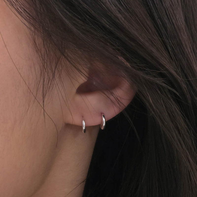 Basic one-touch ring earrings