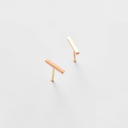 K14 ローズ ゴールド フラット スティック ピアス / 14K Rose Gold Flat Stick Earrings