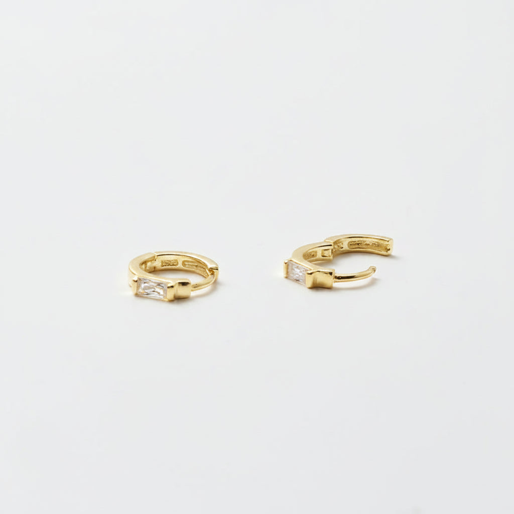 シルバー バゲットカット ストーン ワンタッチ フープ ピアス / Silver Baguette Cut Stone One-Touch Earrings