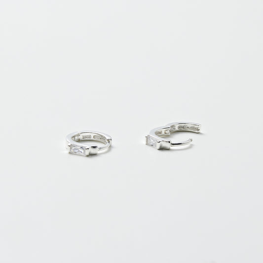 シルバー バゲットカット ストーン ワンタッチ フープ ピアス / Silver Baguette Cut Stone One-Touch Earrings