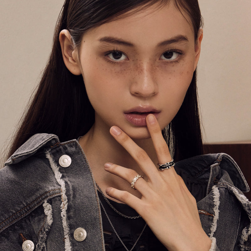 ROMANCE ブラック ハート ボン ラージ シルバー リング / ROMANCE BLACK HEART BONE LARGE SILVER RING