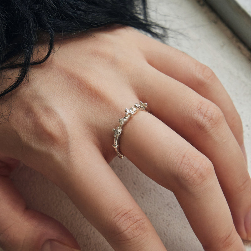 ROMANCE クロス スモール シルバー リング / ROMANCE CROSS SMALL SILVER RING