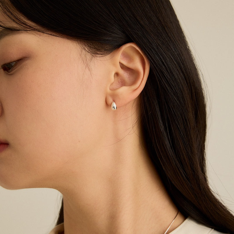 シルバー しずく ピアス / SILVER WATER DROP EARRINGS | アモンズ