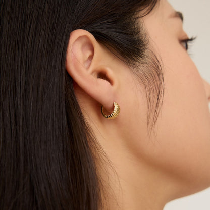 ストライプ ボリューム ワンタッチ ピアス / STRIPE VOLUME ONE TOUCH EARRINGS