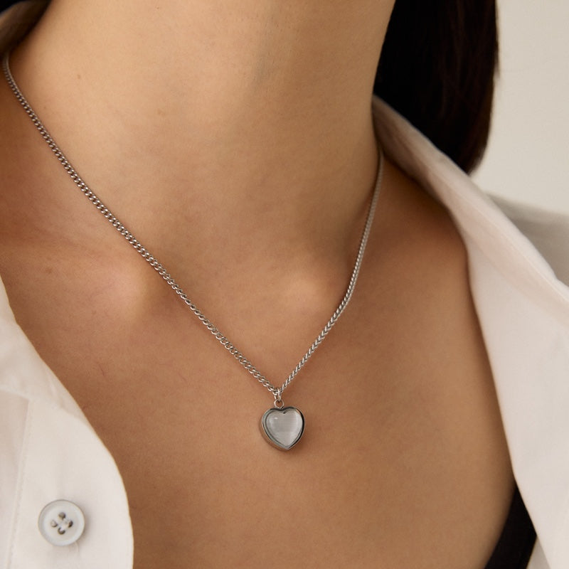 サージカル ジャムストーン ハート ペンダント ネックレス / SURGICAL GEMSTONE HEART PENDANT NECKLACE