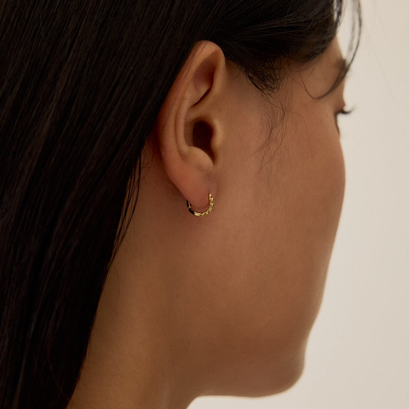 シルバー カーブ ワンタッチ ピアス / SILVER CURVE ONE TOUCH EARRINGS