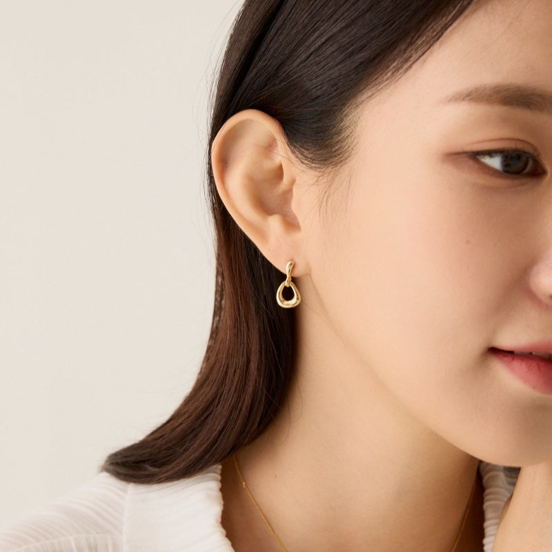 メルティング ドロップ ポイント ピアス / MELTING DROP POINT EARRINGS