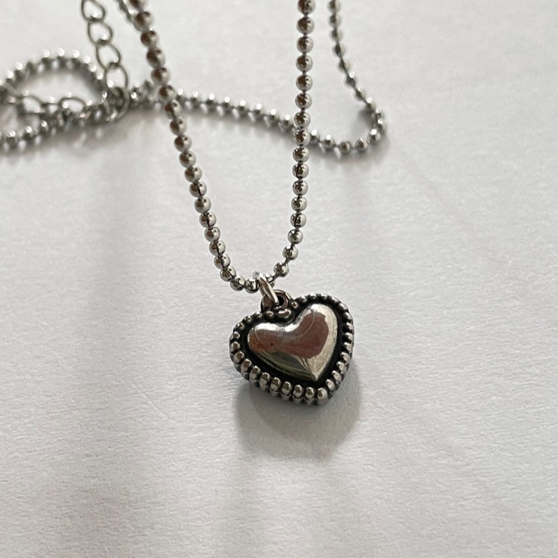 サージカル アンティーク ハート ペンダント ネックレス / SURGICAL ANTIQUE HEART PENDANT NECKLACE