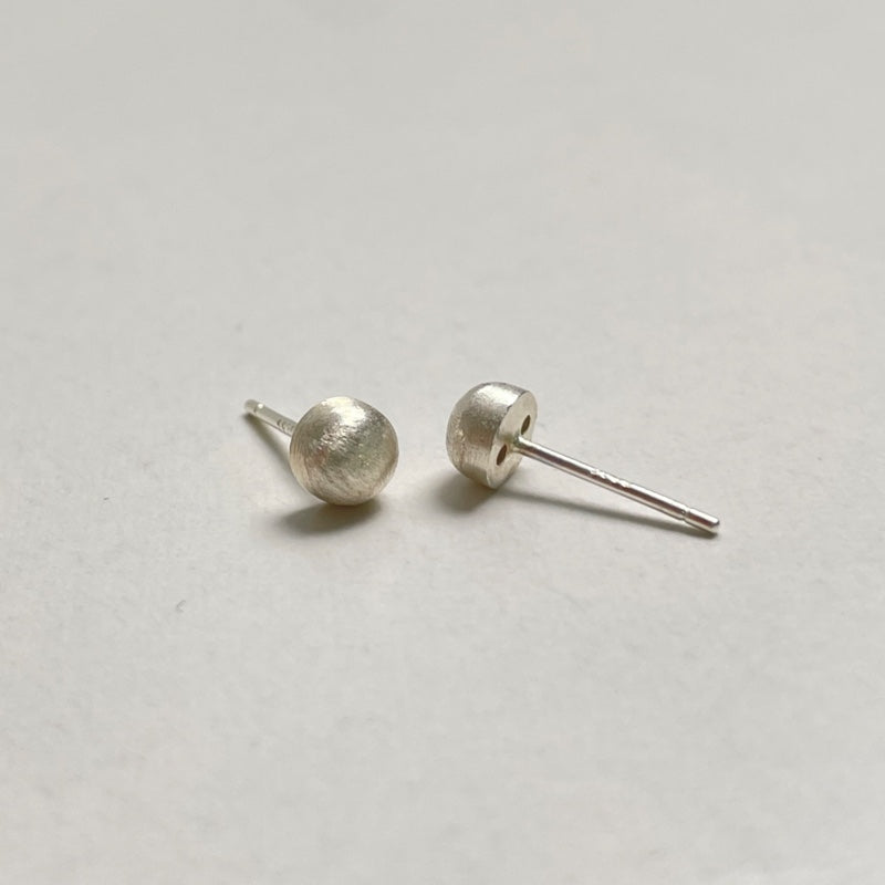 シルバー マット ボール ピアス / SILVER MATT BALL EARRINGS