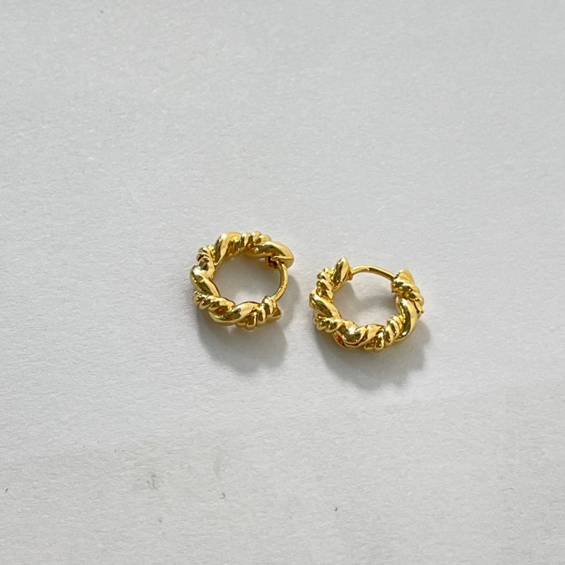 ツイスト ロレット ワンタッチ ピアス / TWIST LORETTE ONE TOUCH EARRINGS