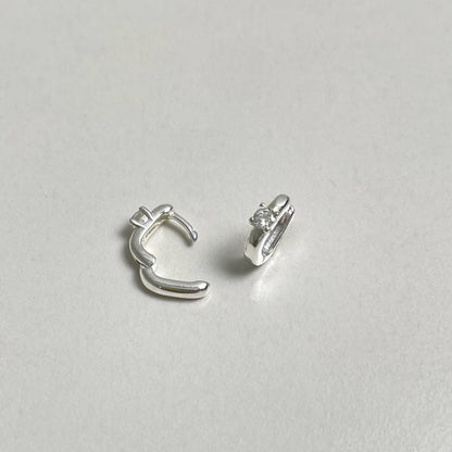 シルバー オーバル ポイント ワンタッチ ピアス / SILVER OVAL POINT ONE TOUCH EARRINGS